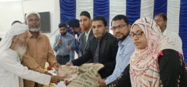 গলাচিপায় ক্ষুদ্র প্রান্তিক কৃষকের মাঝে বিনামূল্যে বীজ ও রাসায়নিক সার বিতরণ