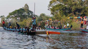 শ্রীশ্রী শ্যামাপূজা উপলক্ষে গোপালগঞ্জে নৌকা বাইচ প্রতিযোগিতা অনুষ্ঠিত