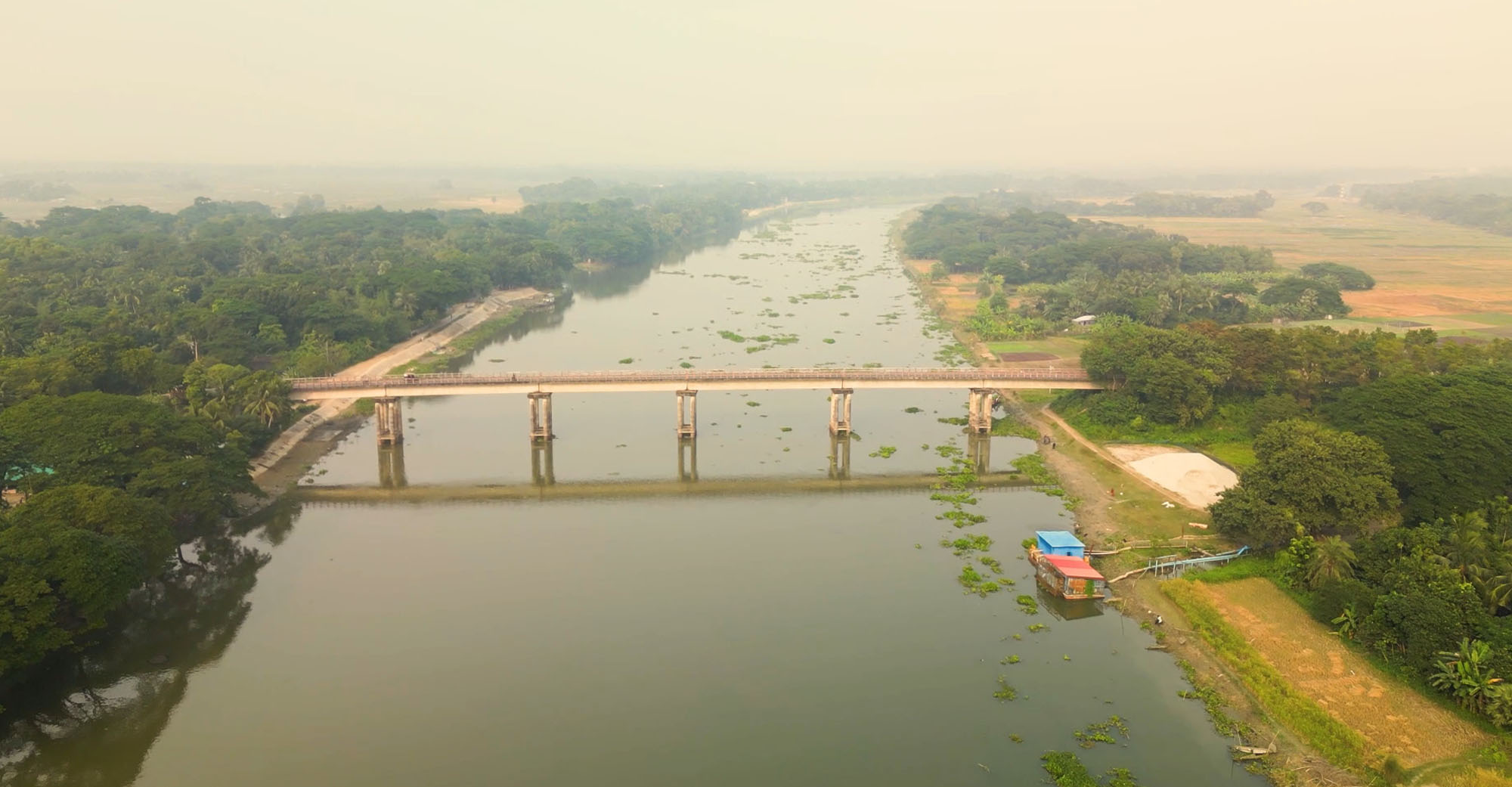 গণমাধ্যমে সংবাদ প্রকাশ মধুমতি নদীর কচুরিপানার স্তুপ পরিস্কার, ২০ দিন পর ৫ জেলা সাথে নৌ চলাচল স্বাভাবিক