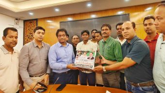 বরগুনায় ডেঙ্গু রোগীদের পাশে বিএনপির নেতা কর্মীরা