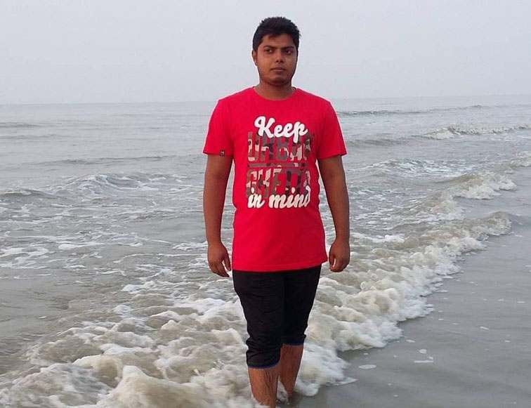 গোপালগঞ্জ বিশ্ববিদ্যালয়ের নিরাপত্তা কর্মকর্তাকে মারধর করে সেনাবাহিনীর কাছে হস্তান্তর