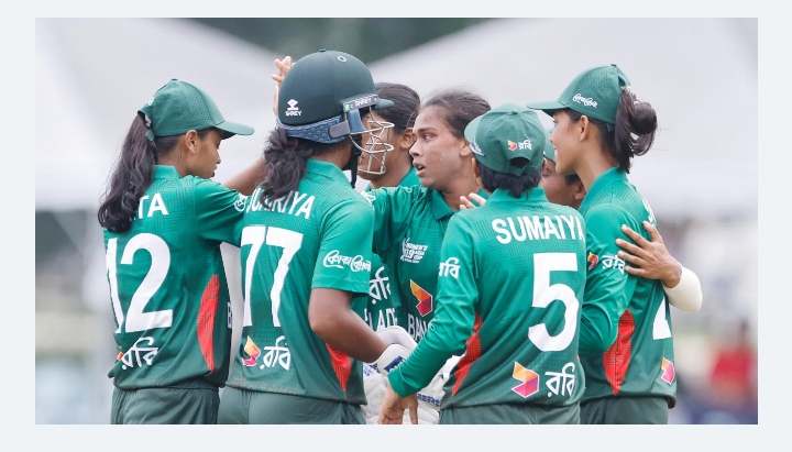 মহান বিজয় দিবসে ক্রিকেটে পুরুষ এবং নারী উভয় বিভাগে জয় পেল বাংলাদেশ 