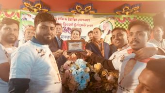 আলহাজ্ব হাফিজ ইব্রাহিম গোল্ডকাপ নাইট শর্টপিচ ক্রিকেট টুর্নামেন্টের শুভ উদ্বোধন করলেন মাফরুজা সুলতানা