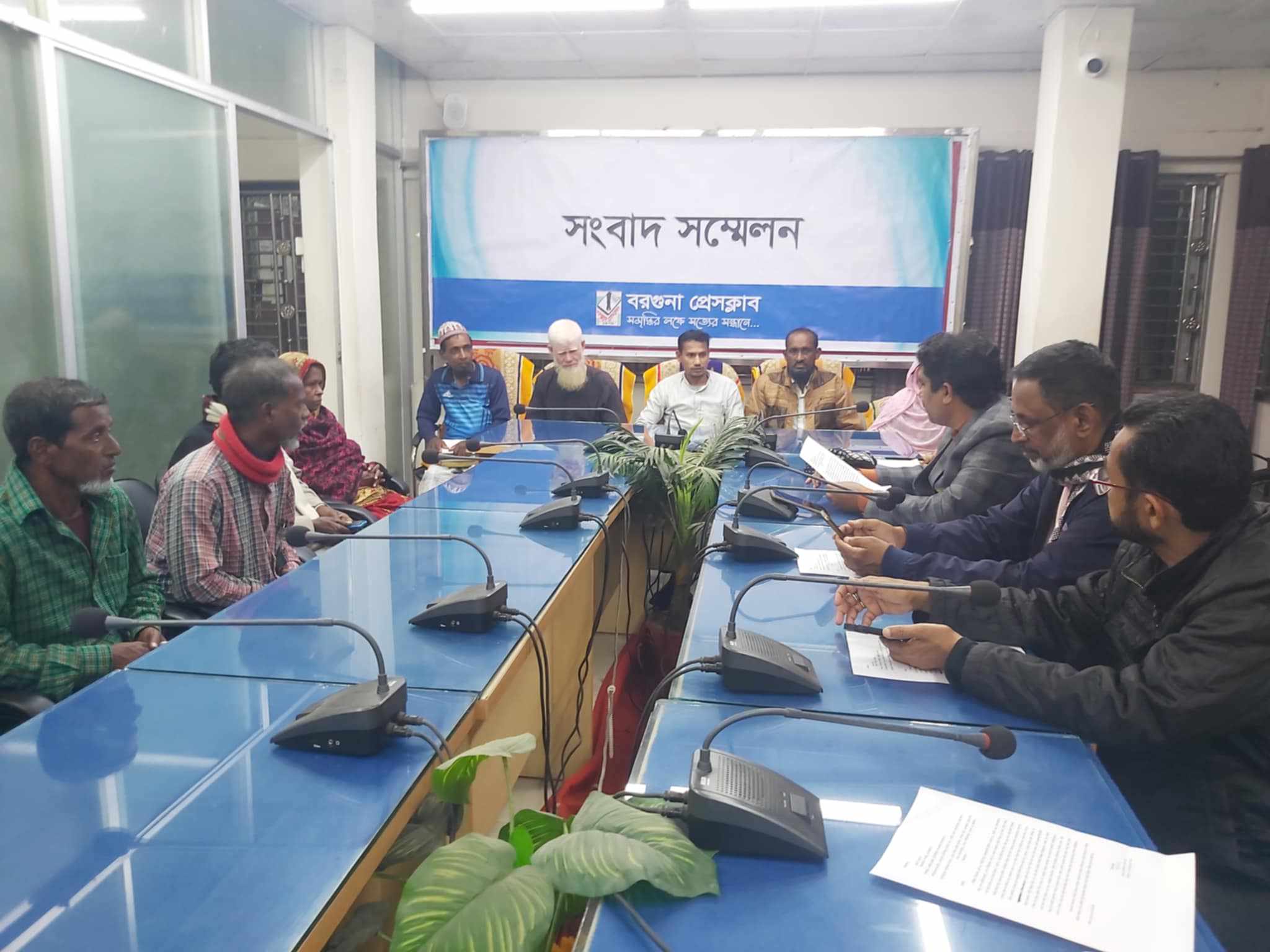পুলিশ কর্মকর্তা ছেলে ও পুত্রবধূর প্রভাব’ বাবার হয়রাণি এবং প্রতারণার শিকার এলাকাবাসী