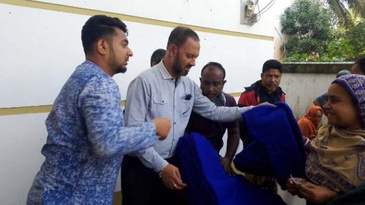 গলাচিপায় গরিব ও অসহায়দের মাঝে শীতবস্ত্র বিতরণ।