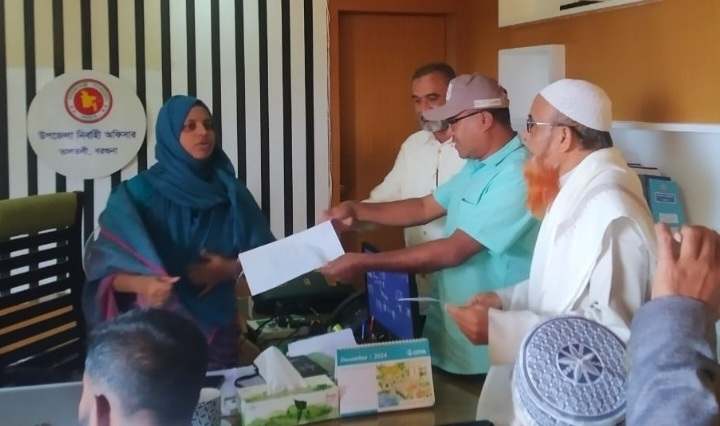 বরগুবার তালতলীতে দখলকৃত খালের লিজ বাতিল করে খননের দাবি