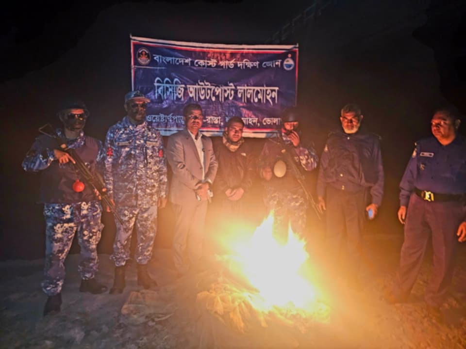 ভোলায় অবৈধভাবে বালু উত্তোলন করায় জরিমানা ও ৩ জনের কারাদণ্ড