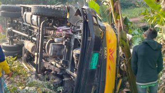 বাকেরগঞ্জে বাস- ট্রাক মুখোমুখি সংঘর্ষে ট্রাক ড্রাইভার নিহত, আহত -৭