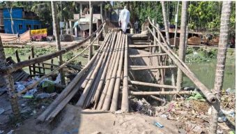 দীর্ঘদিনেও নির্মাণ হয়নি ভেঙ্গেপড়া সেতু