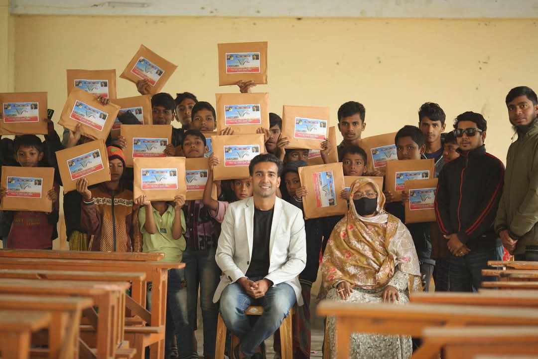 ছাত্রদলের প্রতিষ্ঠাবার্ষিকী উপলক্ষে শিক্ষা উপকরণ পেলো শিশু পরিবারের শিশুরা