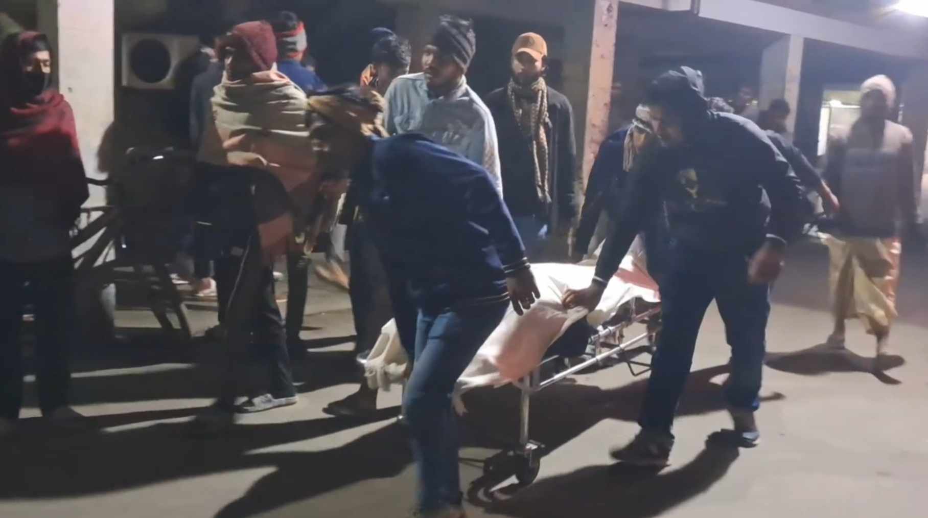 গোপালগঞ্জে ই‌জিবাইক ও মোটর সাইকেলের মুখোমুখি সংঘর্ষে নিহত-১, আহত-৪