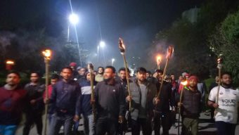 ছাত্রলীগের ঘোষিত কর্মসূচির প্রতিবাদে মধ্যরাতে উত্তাল যবিপ্রবি II  নিষিদ্ধ সংগঠন ছাত্রলীগের ঘোষিত কর্মসূচির বিরুদ্ধে যবিপ্রবিতে মধ্যরাতে মশাল মিছিল