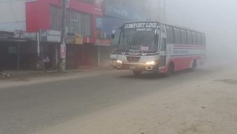 ঘন কুয়াশা ও হিমেল হাওয়া বযে বয়ে যাওয়ায় গোপালগঞ্জে বেড়েছে শীতের তীব্রতা