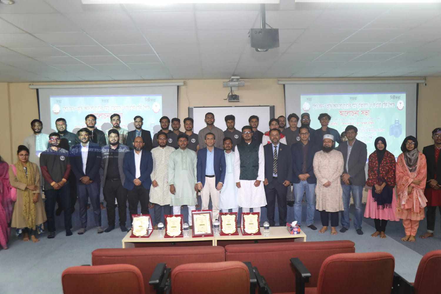 যবিপ্রবি সাংবাদিক সমিতির ষষ্ঠ প্রতিষ্ঠাবার্ষিকী উদযাপন ও দায়িত্ব হস্তান্তর অনুষ্ঠিত