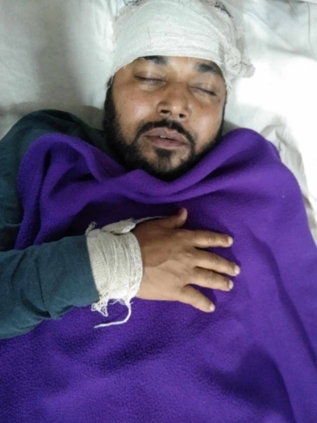 বরগুনার বেতাগীতে ইউপি সদস্য সুমন রায়কে কুপিয়ে জখম’ আটক ২