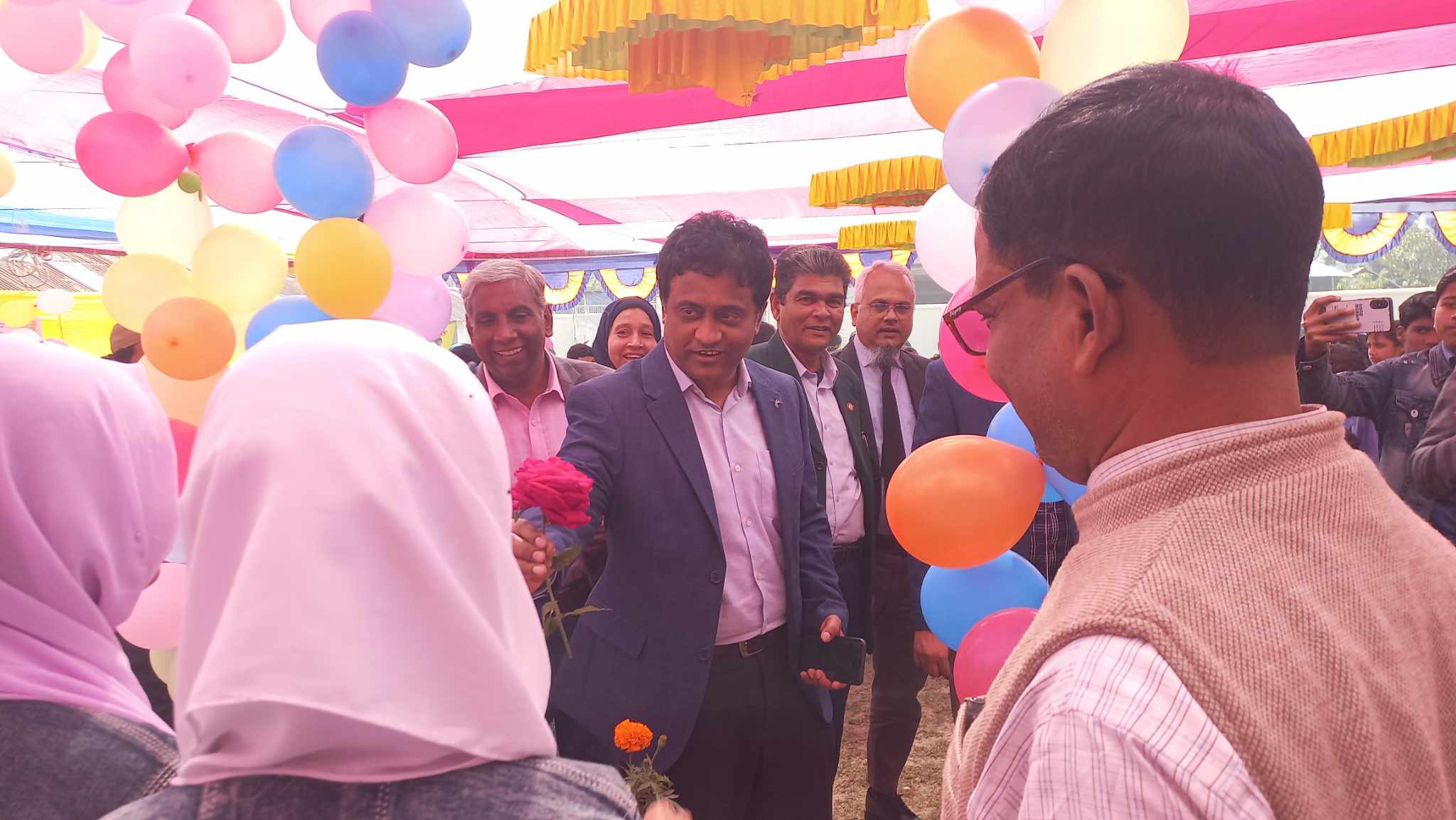 বরগুনায় গ্রামীণ পিঠা দেশীয় খেলাধুলা নিয়ে তারুণ্যের মেলা অনুষ্ঠিত