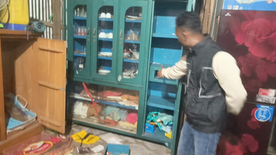 বোরহানউদ্দিনে দিনে দুপুর দুর্ধর্ষ চুরি,থানায় অভিযোগ