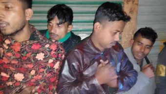 গোপালগঞ্জে দেশীয় অস্ত্র ও পিক-আপসহ ৬ ডাকাত গ্রেফতার