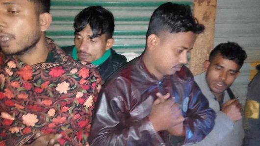 গোপালগঞ্জে দেশীয় অস্ত্র ও পিক-আপসহ ৬ ডাকাত গ্রেফতার