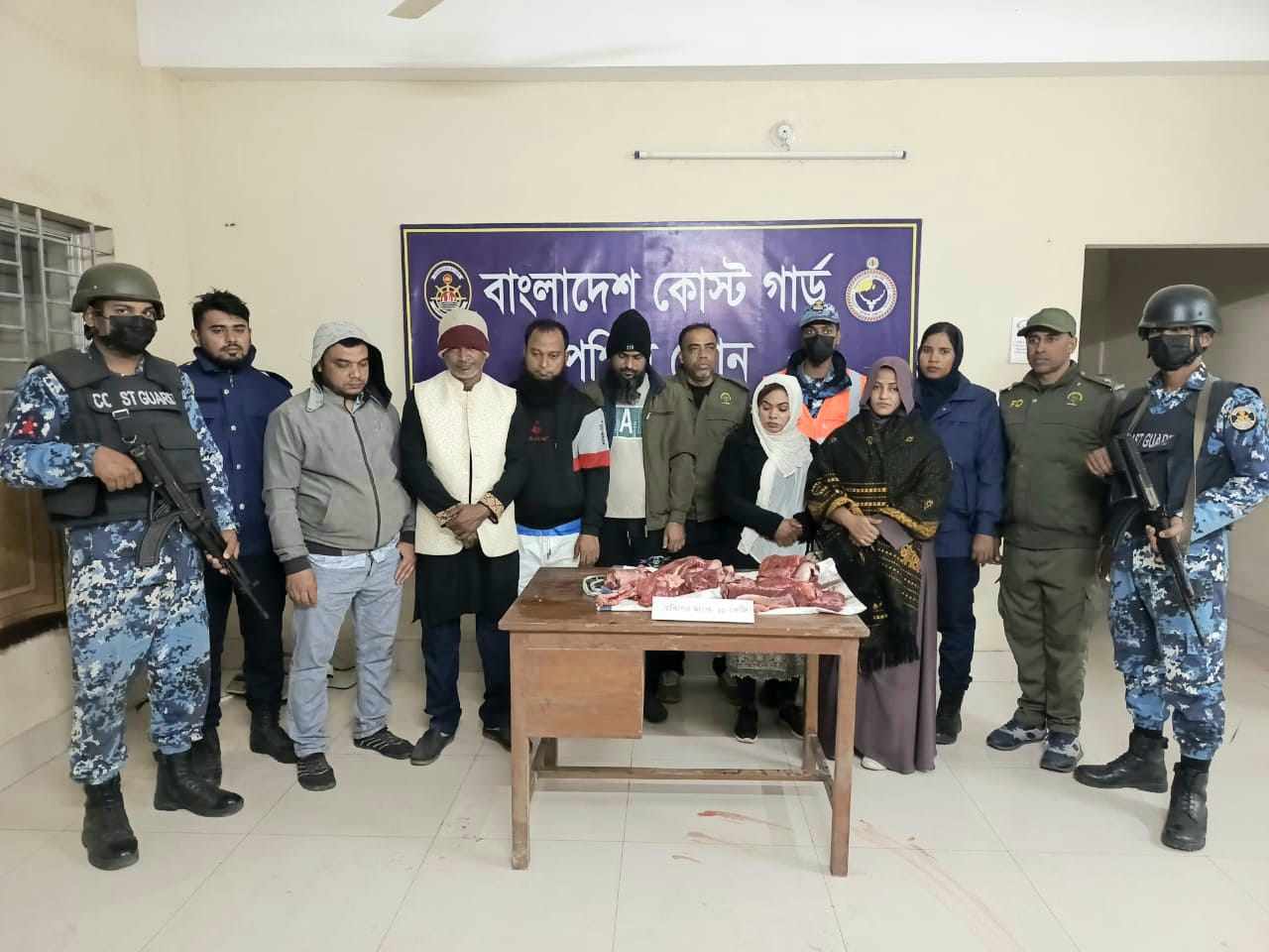 মোংলায় হরিণের মাংস সহ আটক-৬ 