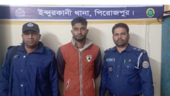 ইন্দুরকানীতে মাকে বেধে রেখে বসতঘরে আগুন দিল ছেলে