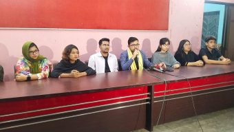 শিক্ষার্থীদের রাজাকার, আলবদর ও স্বৈরাচারীর দোসর বলে আখ্যা প্রতিবাদে বৈষম্য বিরোধী ছাত্র আন্দোলনের সংবাদ সম্মেলন