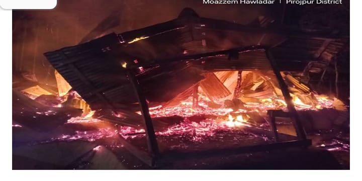 ইন্দুরকানীতে অগ্নিকান্ডে ২টি বসতঘর পুড়ে ছাই ক্ষতিগ্রস্ত ২টি ঘর