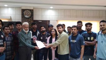 আওয়ামীপন্থি অধ্যাপককে প্রো-ভিসি হিসেবে চায় না মর্মে যবিপ্রবি শিক্ষার্থীদের স্মারকলিপি