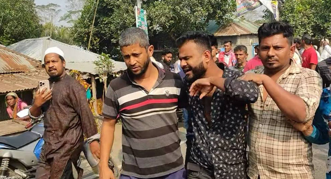 কোটালীপাড়ায় কবরস্থান থেকে কঙ্কাল চুরির ঘটনায় আটক- ২