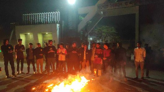 আওয়ামীপন্থী অধ্যাপক কে প্রো-ভিসি বানানোর চেষ্টা করায়, বিক্ষুব্ধ যবিপ্রবি