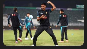 সেমির কঠিন সমীকরণে বাংলাদেশ এখন টস হেরে ব্যাটিং করছে।