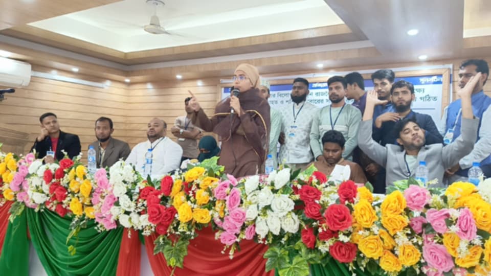 অনেকেই এখন নির্বাচন চায় অথচ কয়েকদিন আগে মাঠেও দাঁড়াতে পারত না ভোলায় সামান্তা শারমিন