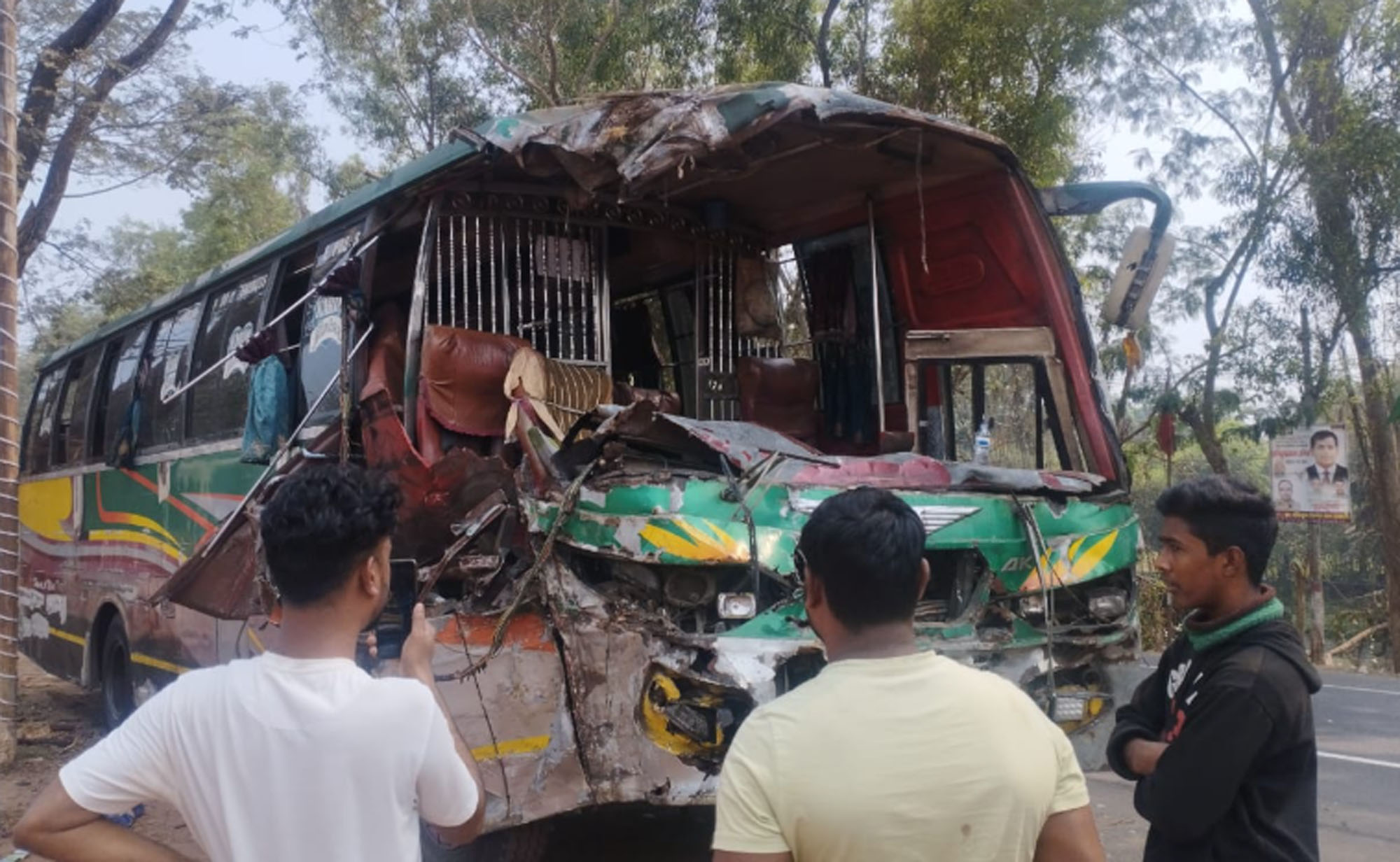 গোপালগঞ্জের কাশিয়ানীতে দুটি বাসের সংঘর্ষে নিহত-২, আহত-১০