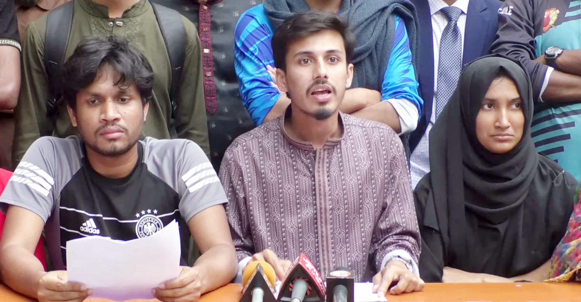 গোবিপ্রবিতে ক্রিয়াশীল ছাত্র সংগঠনের ৯দফা দাবীতে সংবাদ সম্মেলন ও স্বারকলিপি