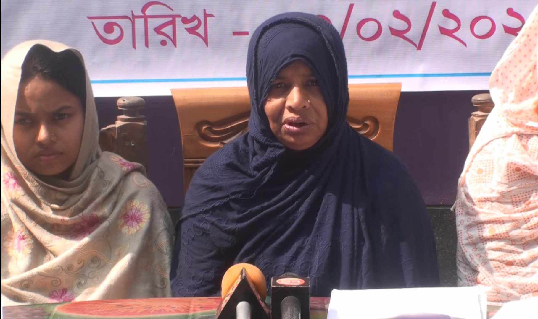 গোপালগঞ্জে জামাইয়ের বিরুদ্ধে শ্বাশুড়ির সংবাদ সম্মেলন