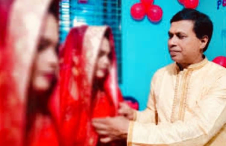 চরফ্যাশনে প্রেমের ফাঁদে ফেলে ২ সন্তানের জননীকে বিয়ে,সাবেক স্বামীর বিরুদ্ধে মিথ্যা অপবাদের অভিযোগ  স্বেচ্ছাসেবক লীগ নেতার বিরুদ্ধে