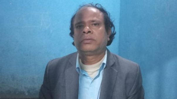 ছাত্রীকে ধর্ষণের অভিযোগে গ্রেফতার শিক্ষক