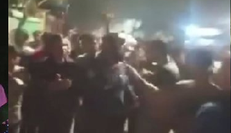 গোপালগঞ্জের টুঙ্গিপাড়ায় পু‌লিশের সাথে আওয়মী লীগ নেতাকর্মীদের সংঘর্ষ, ৫ পুলিশ সদস্যসহ আহত-৮, পুলিশের গাড়ি ভাংচুর
