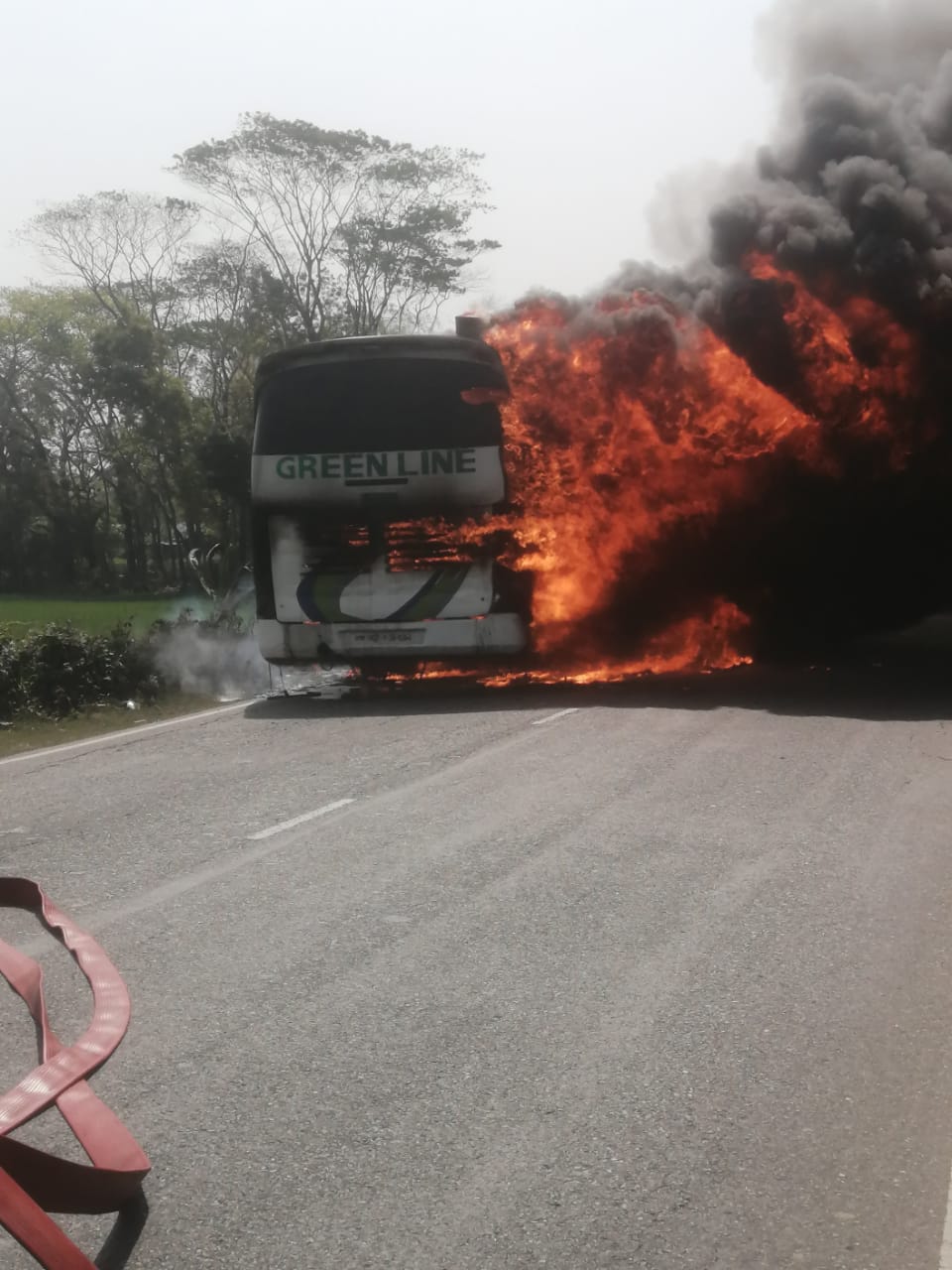 বরিশালে গ্রীনলাইন বাসে অগ্নিকান্ড