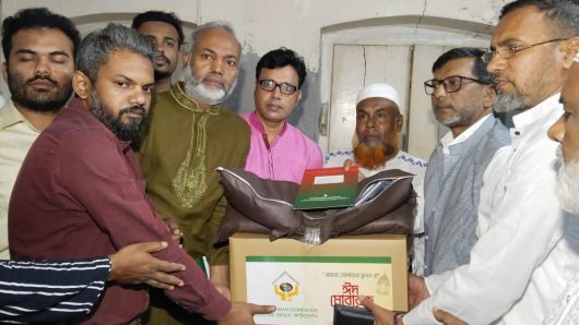 বৈষম্য বিরোধী আন্দোলনে শহীদ বীরদের পরিবারের মধ্যে ঈদ উপহার সামগ্রী বিতরণ