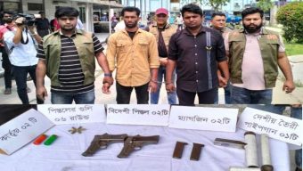 কুমিল্লা’য় ডিবির অভিযানে অস্ত্রসহ ডাকাত আটক