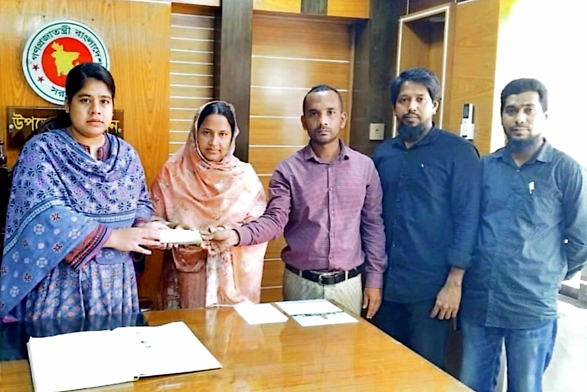 বামনায় সমাজসেবার নারী ক্ষমতায়নের লক্ষ্যে পল্লীমাতৃকেন্দ্রে ঋণ বিতরন