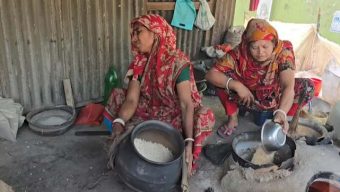গলাচিপায় বিলুপ্তির পথে হাতে ভাজা মুড়ির ঐতিহ্য