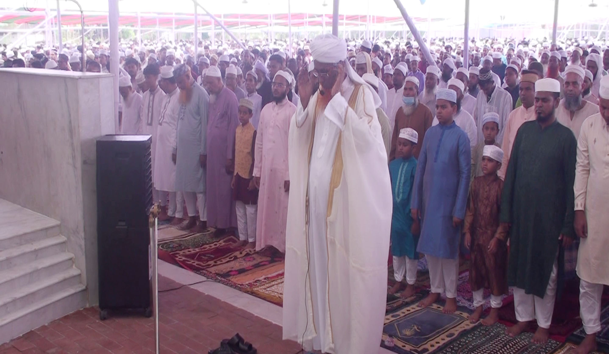 গোপালগঞ্জে পবিত্র ঈদুল ফিতরের প্রধান জামাত অনুষ্ঠিত