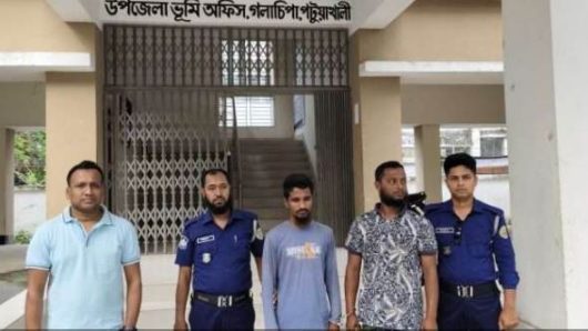 গলাচিপায় দুই মাদক ব্যবসায়ী আটক, তিন হাজার টাকা অর্থদণ্ড