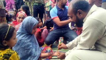 গৌরনদীতে মেহেদী উৎসবে মেতে উঠল শিশু-কিশোরীরা