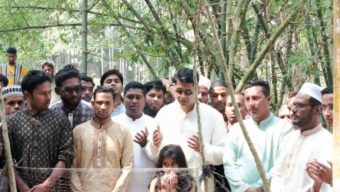 জু্লাই গণঅভ্যুত্থানে শহীদের কবর জিয়ারত ও পরিবারের সাথে ঈদ শুভেচ্ছা বিনিময় করলেন মারুফ ইব্রাহিম  আকাশ