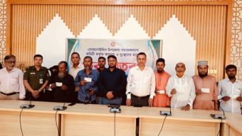 বোরহানউদ্দিনে অসহায়-দুস্থদের মাঝে চেক বিতরণ করলেন ইউএনও