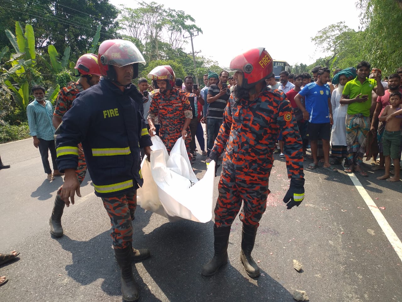 গ্রীন লাইন পরিবহনের চাঁপায় কিশোর নিহত