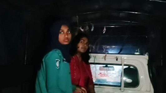বরিশালে নিষিদ্ধ সংগঠন ছাত্রলীগের নেত্রীকে পুলিশে দিল ছাত্রদল